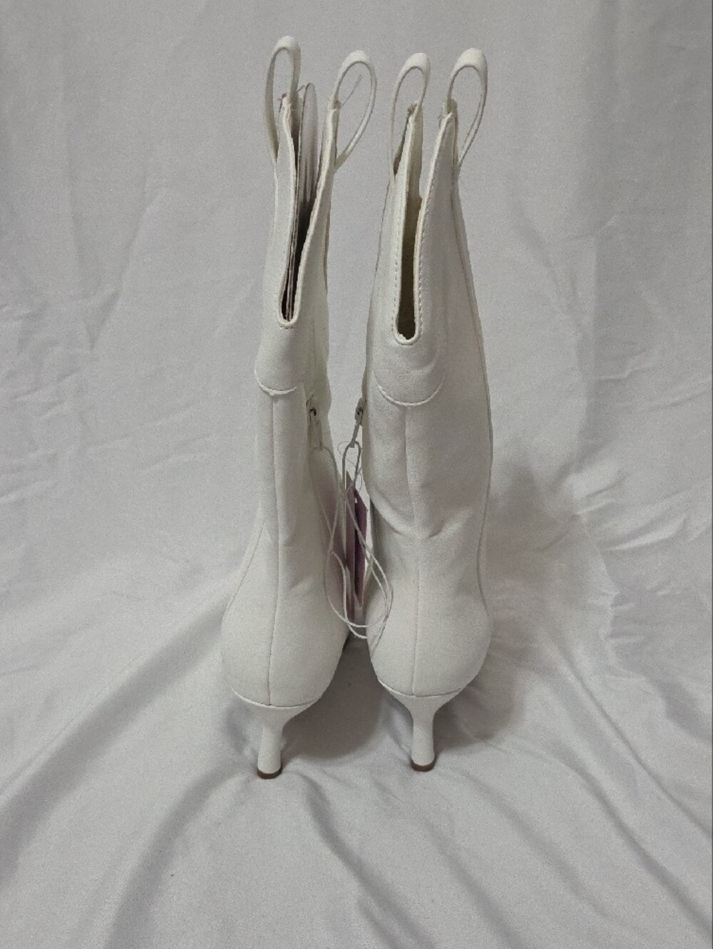 White Pointed-Toe Mid-Calf Heeled Boots, Zipper on Side, Size 7.5, New W/Tags - Picture 8 of 10